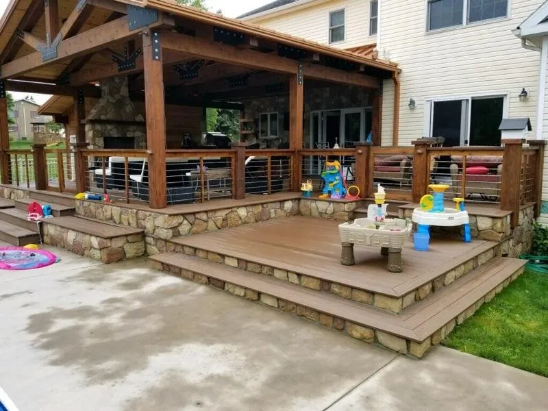 Slide of Shly Construction