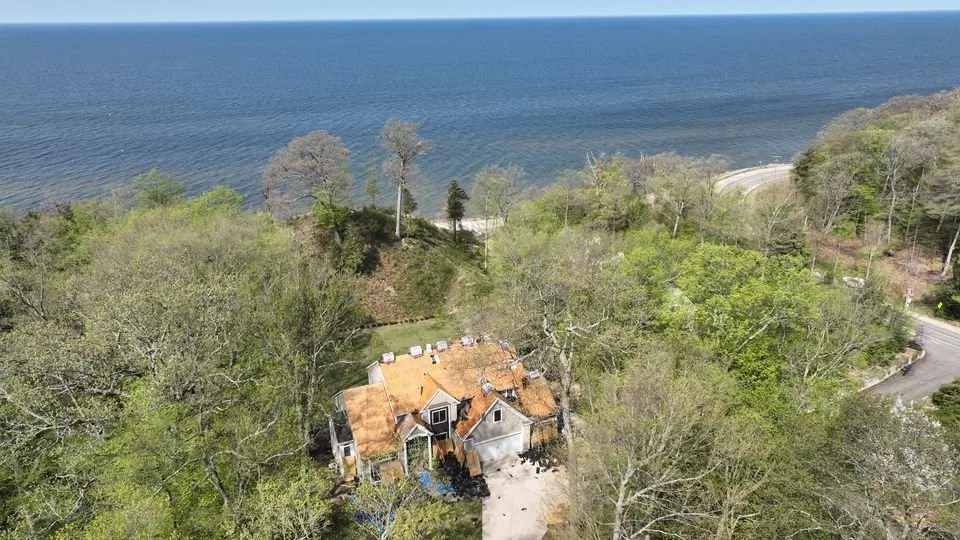 Slide of Shoreline Roofing & Construction