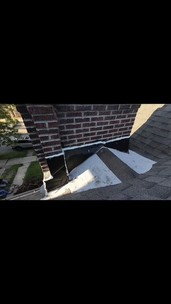 Top-rated shingle roofing service in St. Louis, MO by ShowMe Roofing & Exteriors