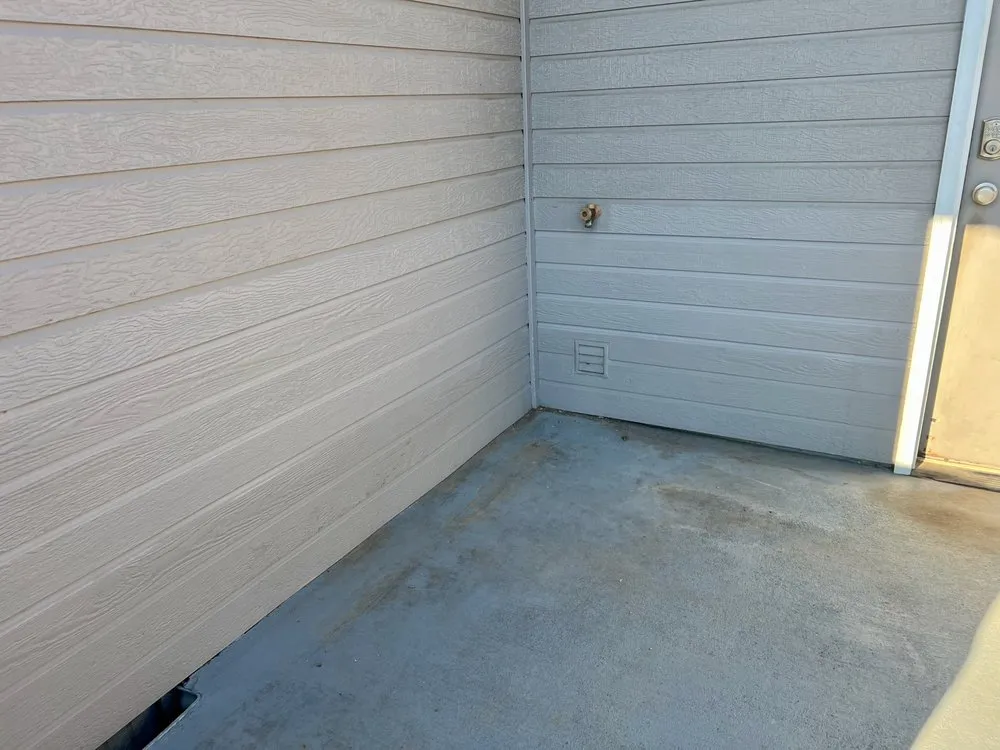 Slide of Siding Pros Of Idaho