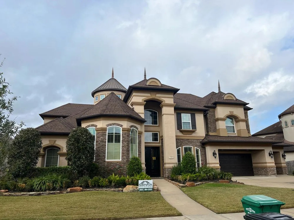 Slide of Sienna Roofing & Solar