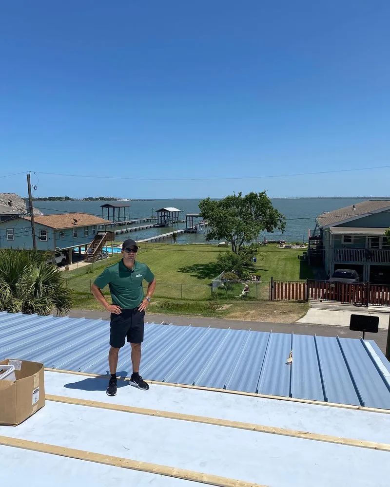 Slide of Sienna Roofing & Solar