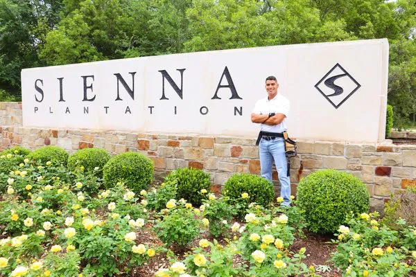 Sienna Roofing & Solar Logo