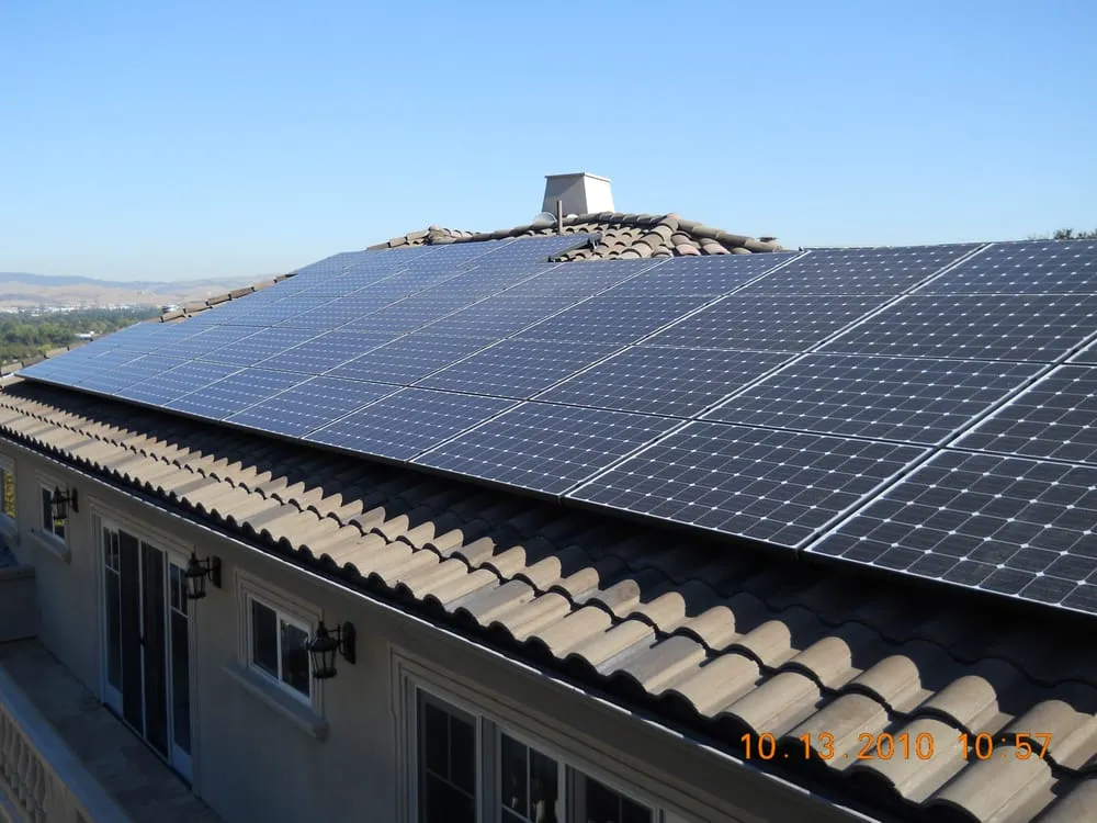 Slide of Sierra Roofing and Solar