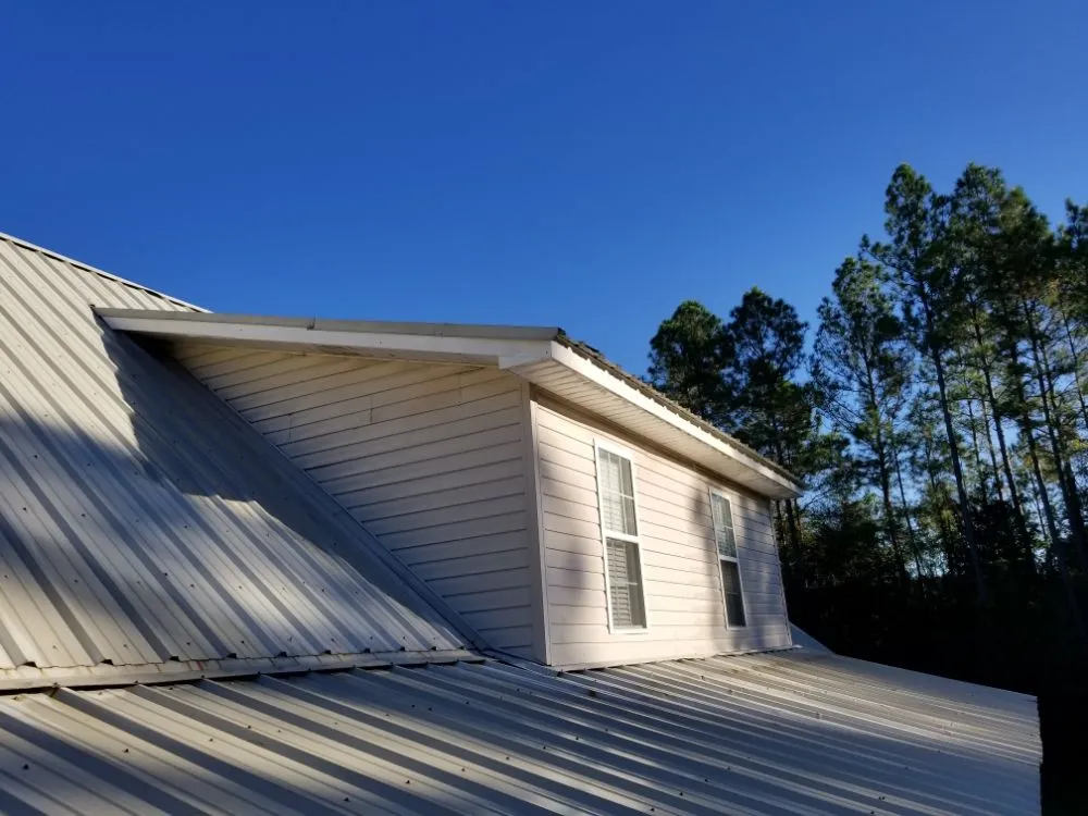 Local roof repair for fast service in Irvington, AL by SillingsConstruction and Home inspections