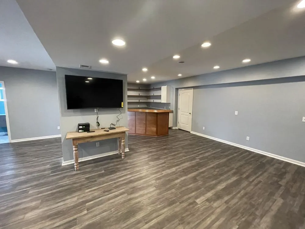 Slide of Silver Lining Roofing and Restoration