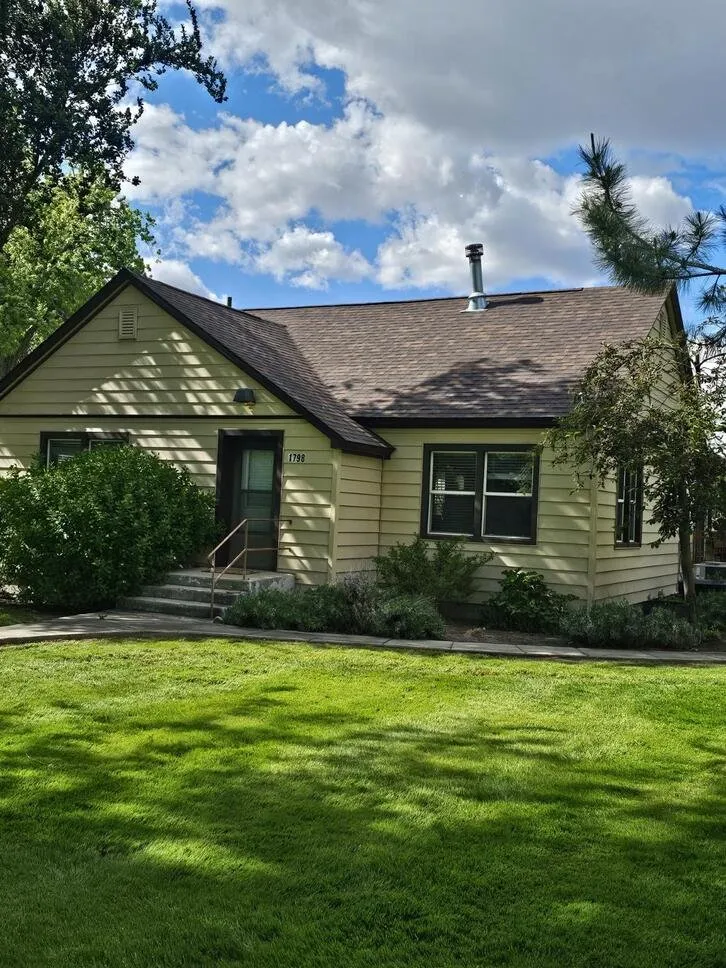 Slide of Silverline Roofing