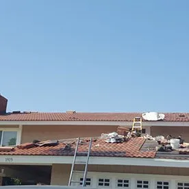 Slide of Silvestre Roofing