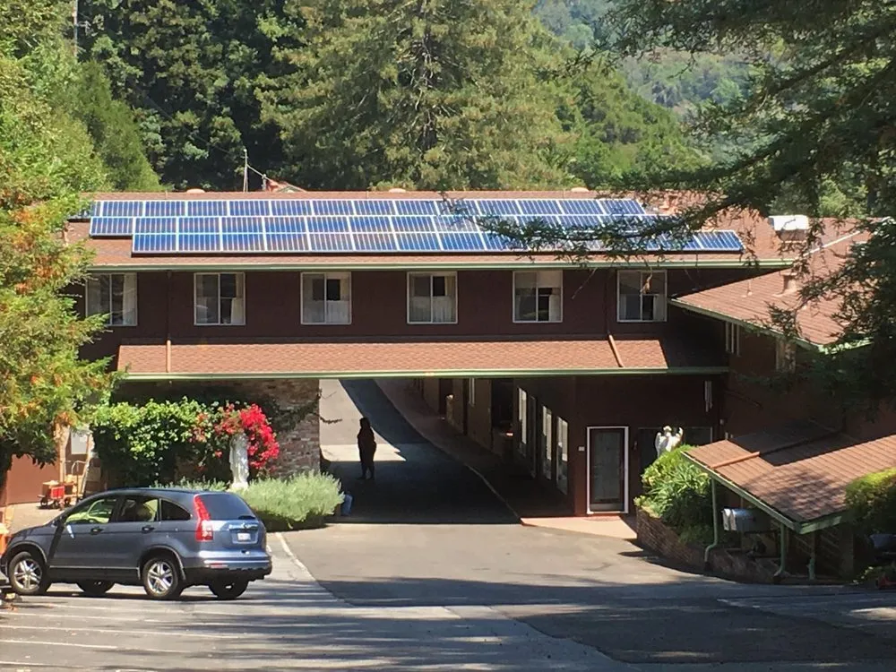 Slide of Simmitri Solar