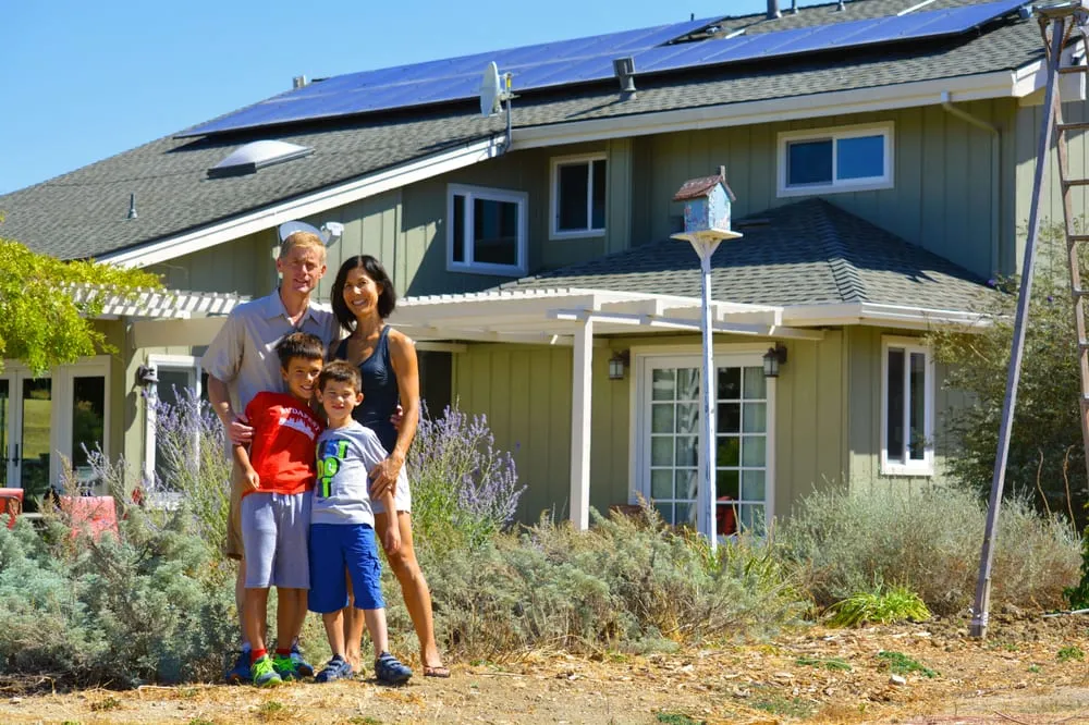 Slide of Simmitri Solar