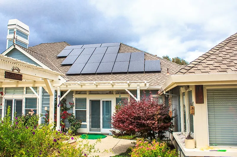 Slide of Simmitri Solar