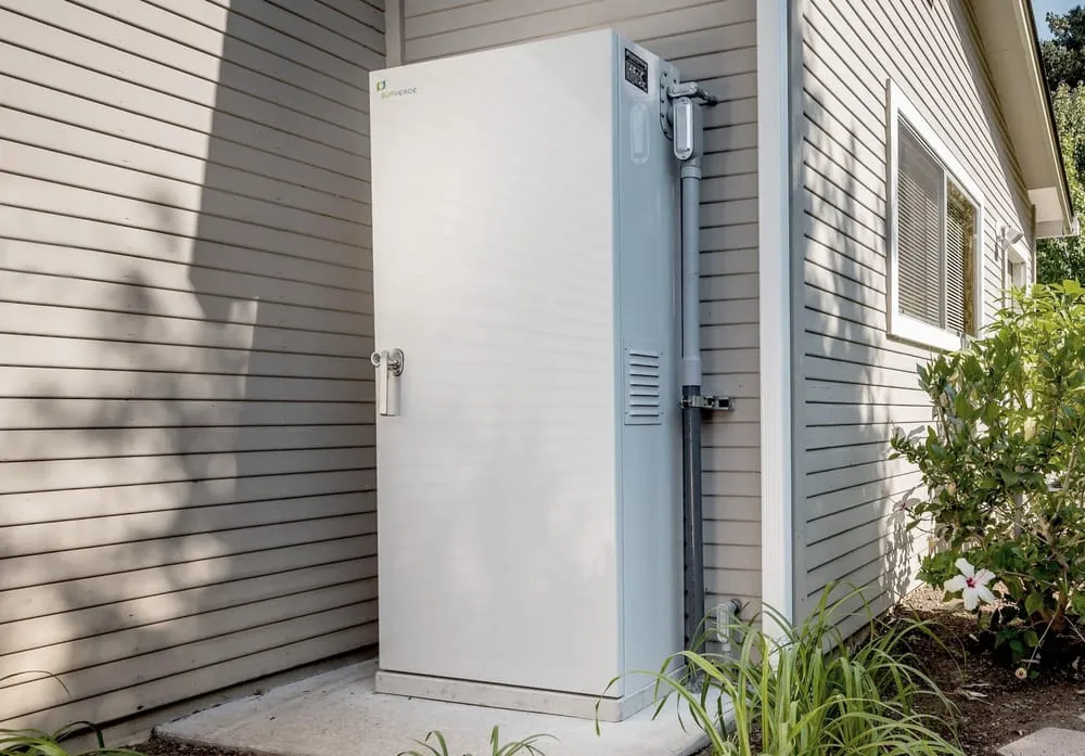 Slide of Simmitri Solar