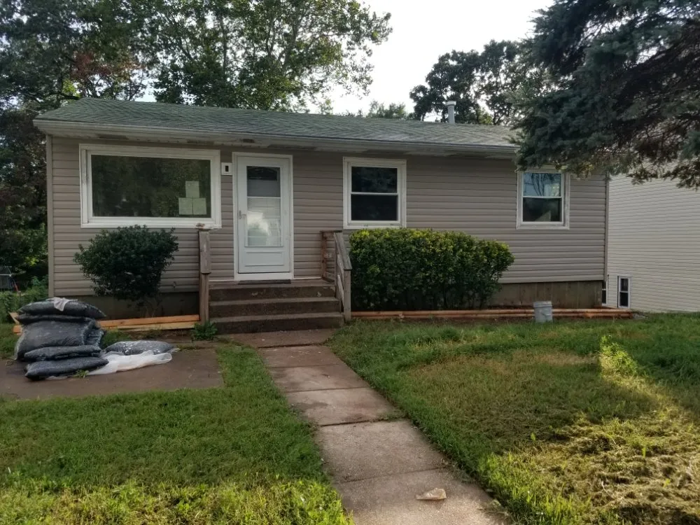 Licensed roof leak repair in Chesterfield, VA by Sinaje Contractor