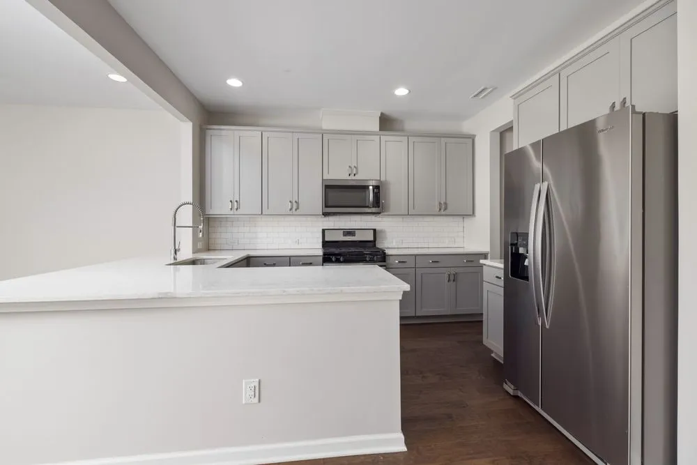 Emergency roof repair experts serving Playa Del Rey, CA - SJZ Construction & Remodeling
