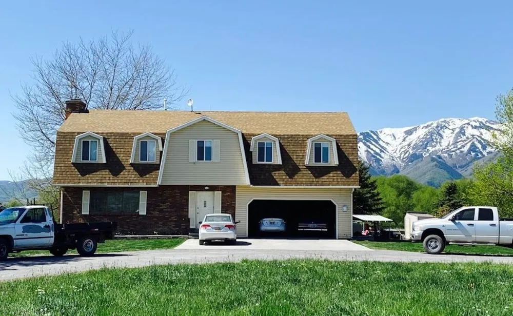 Slide of Skabelund Roofing
