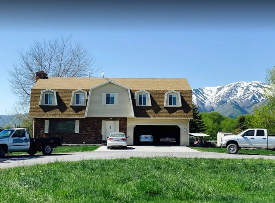 Slide of Skabelund Roofing