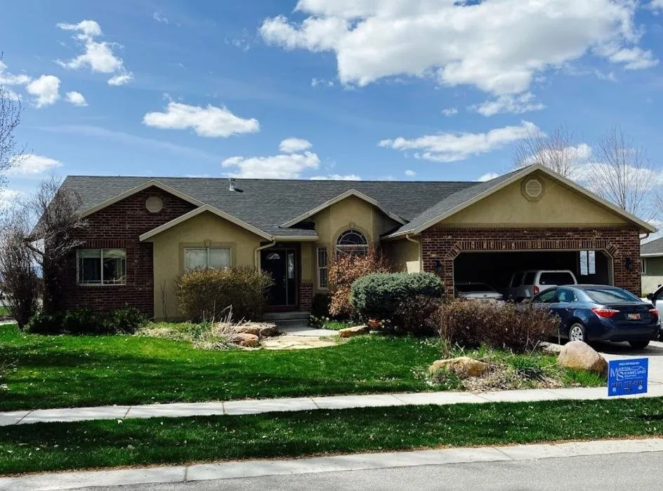 Slide of Skabelund Roofing