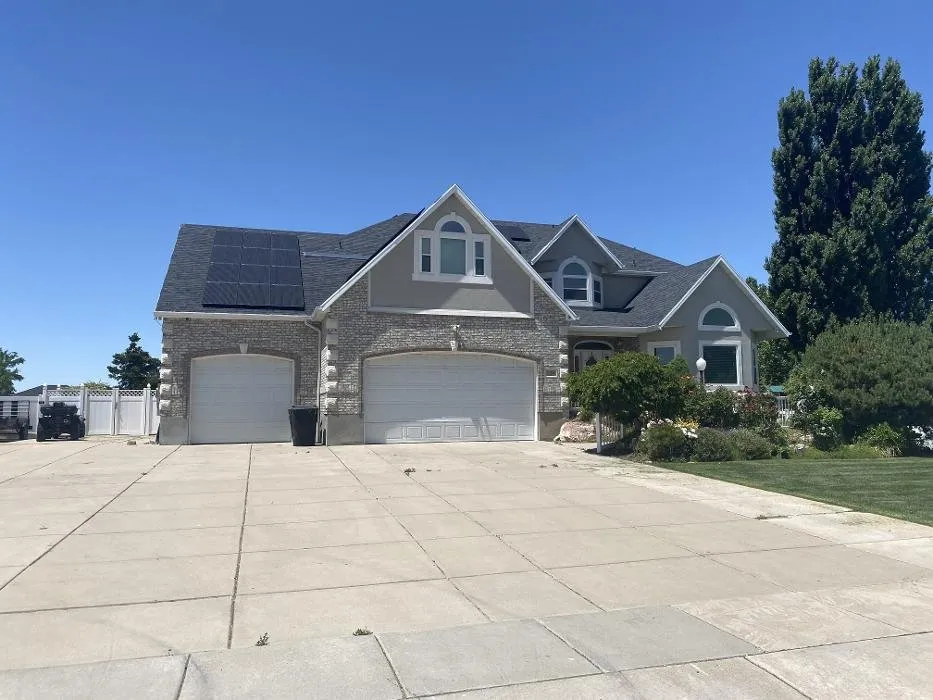 Slide of Skabelund Roofing