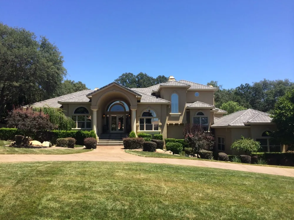 Slide of Sky High Roofing