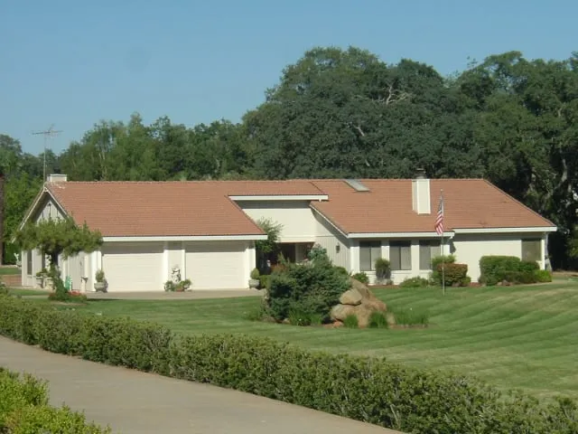 Slide of Sky High Roofing