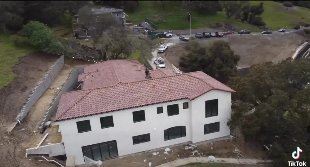 Slide of Skyblue Roofing