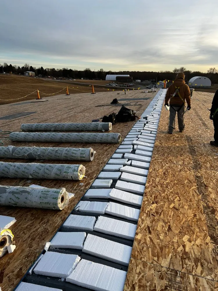Licensed flat roof repair experts serving Roca, NE - SKYLINE CONSTRUCTION