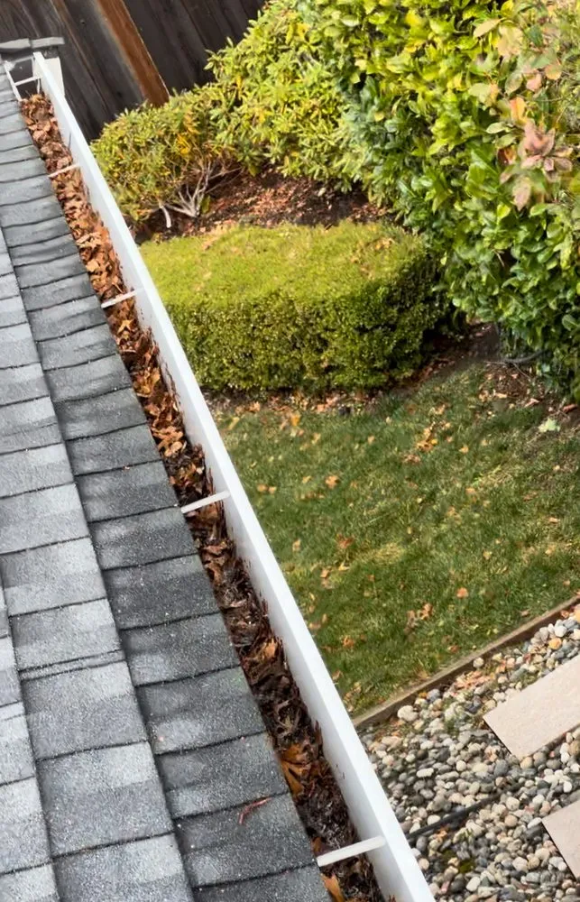 Slide of Skyline Gutter Protection