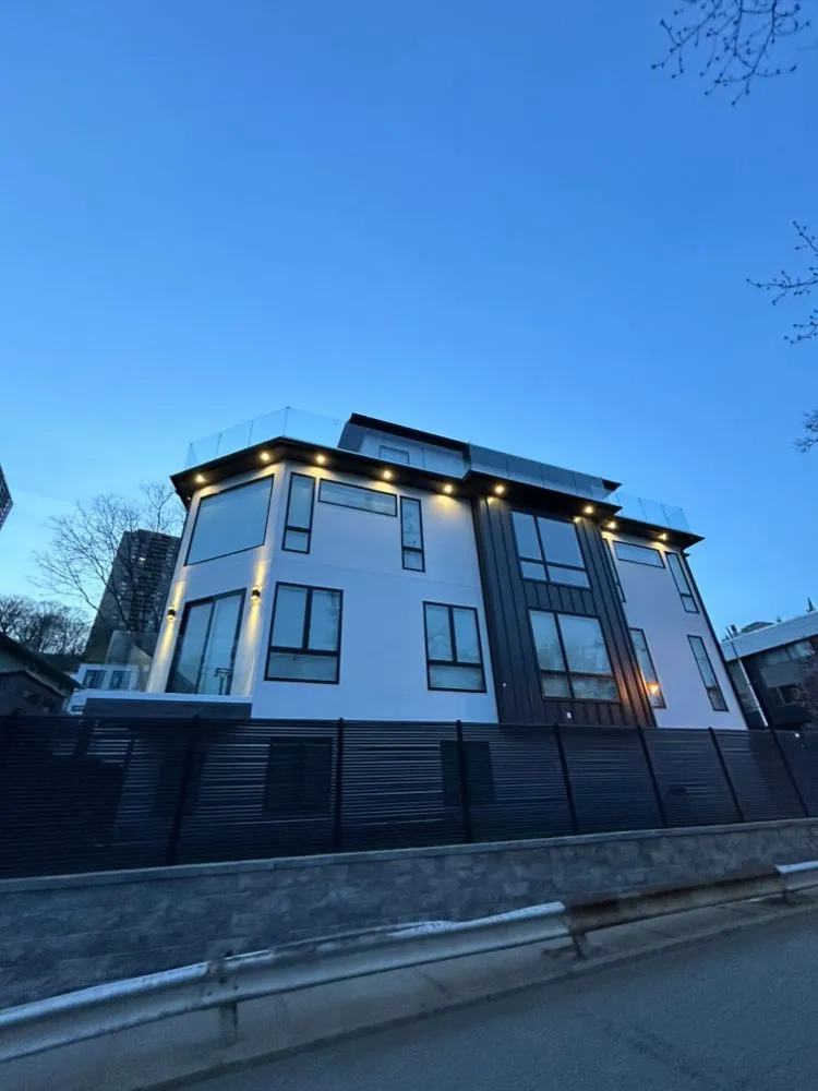 Slide of Skyline Roofing & Siding