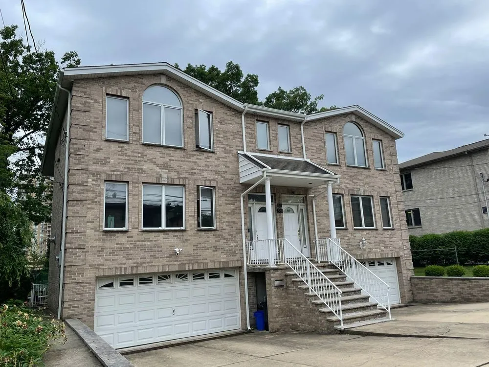 Slide of Skyline Roofing & Siding