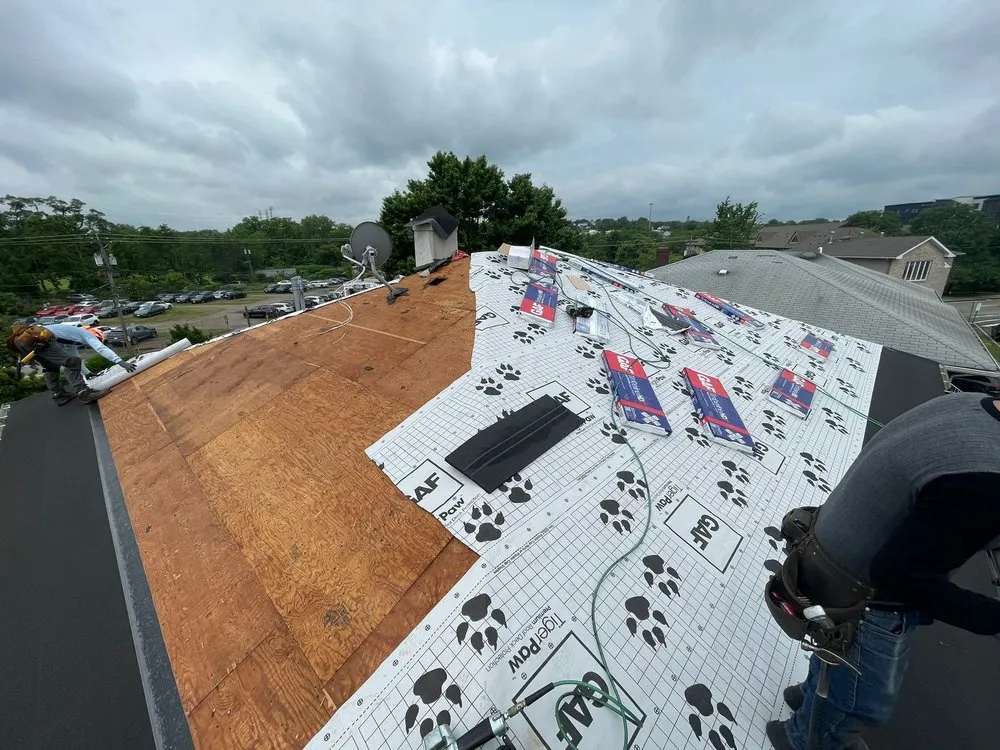 Slide of Skyline Roofing & Siding