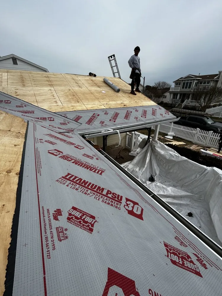 Slide of Skyline Roofing and Siding