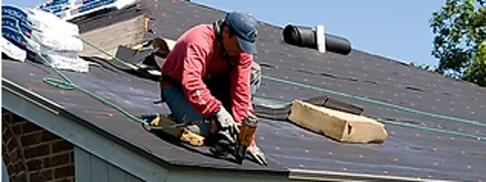 Emergency roof leak repair experts serving Gravel Switch, KY - Slinker Roofing