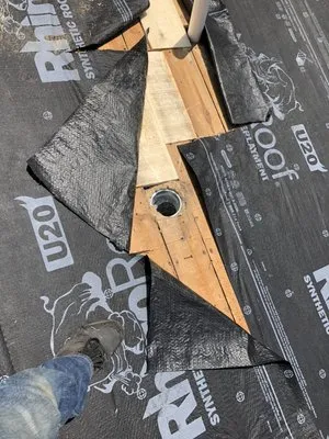 SM Green Construction Logo