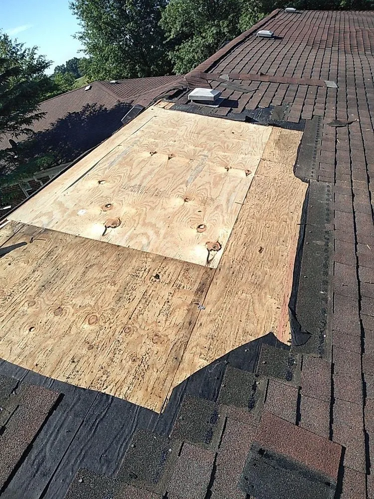 Slide of S&M Roofing