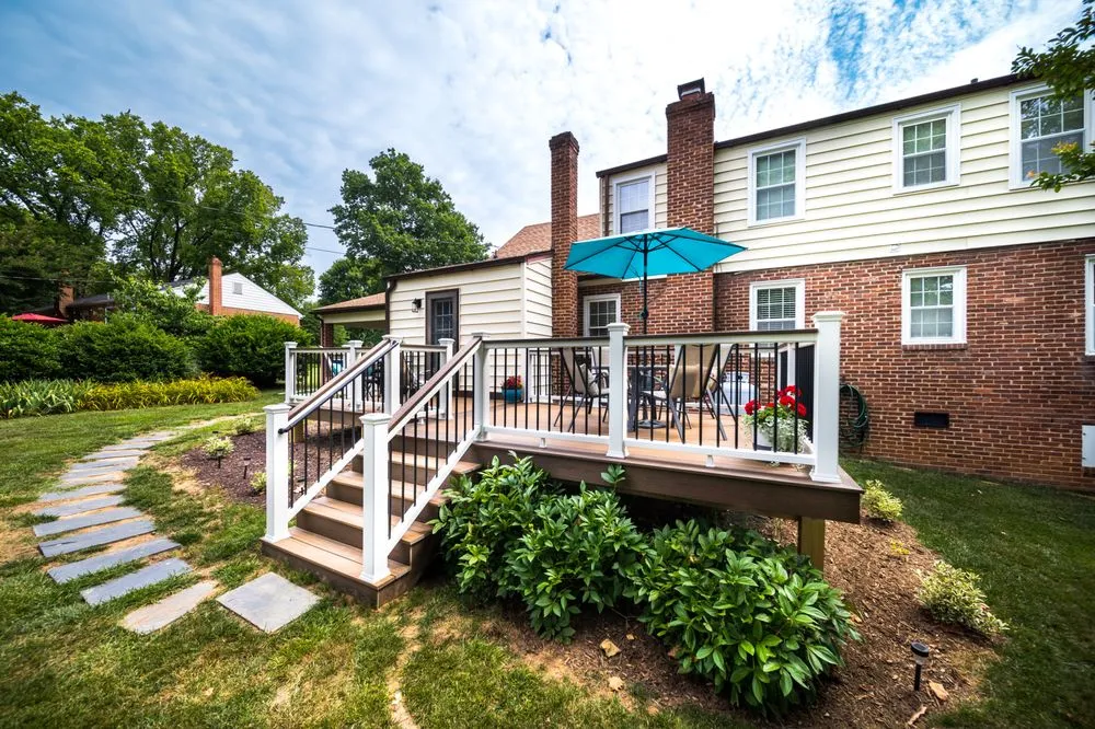 Slide of Smallwood Renovations