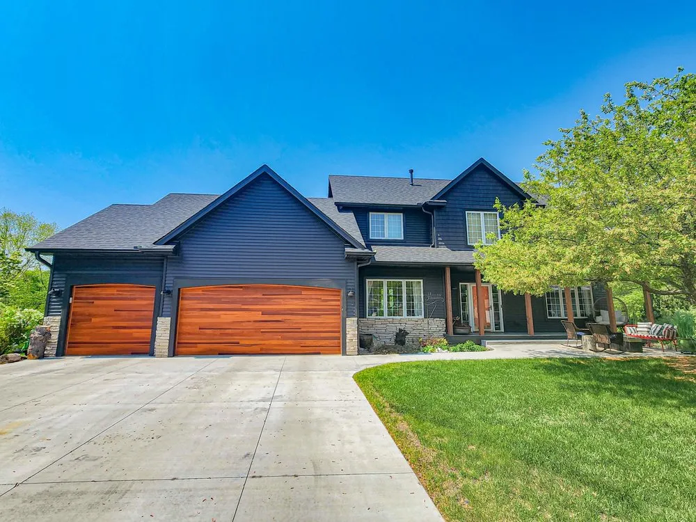 Slide of Smart Builders Group