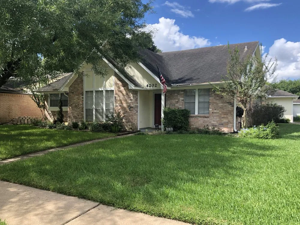 Slide of SmartChoice Roofing Solutions