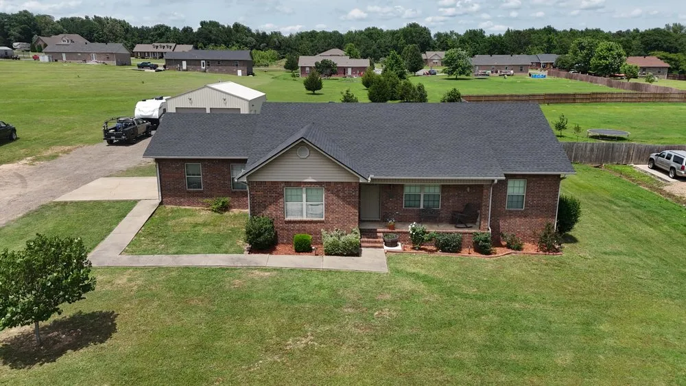 Slide of SMI Roofing