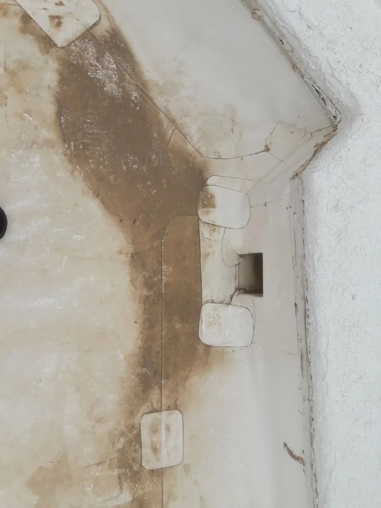 Slide of Smith & Ramirez Roofing