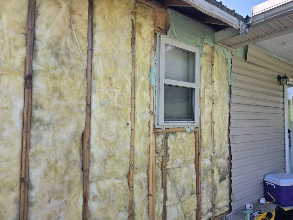 Slide of Smiths Construction and Handyman