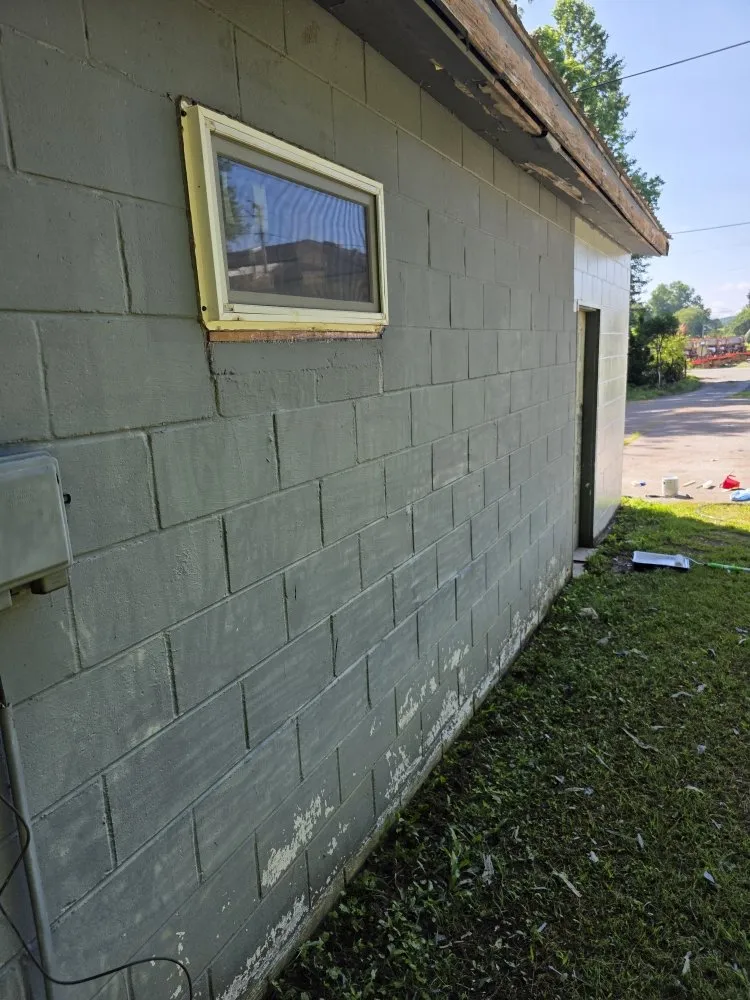 Slide of Smiths Construction and Handyman