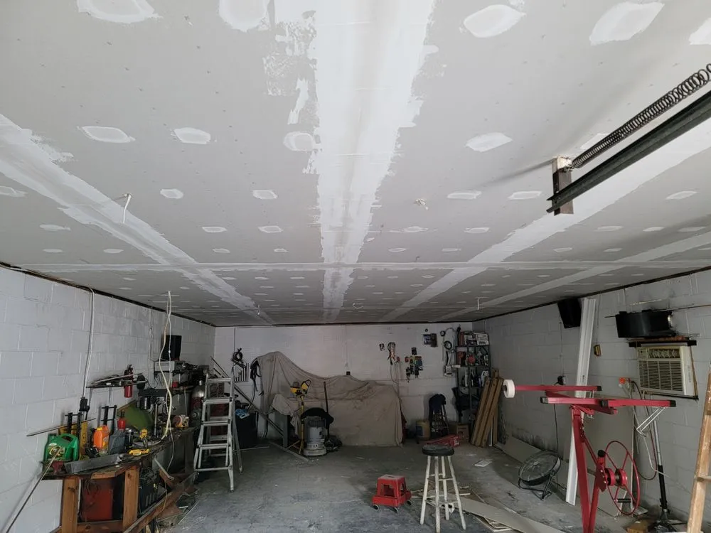 Licensed roof replacement in Sutherlin, VA by Smiths Restoration