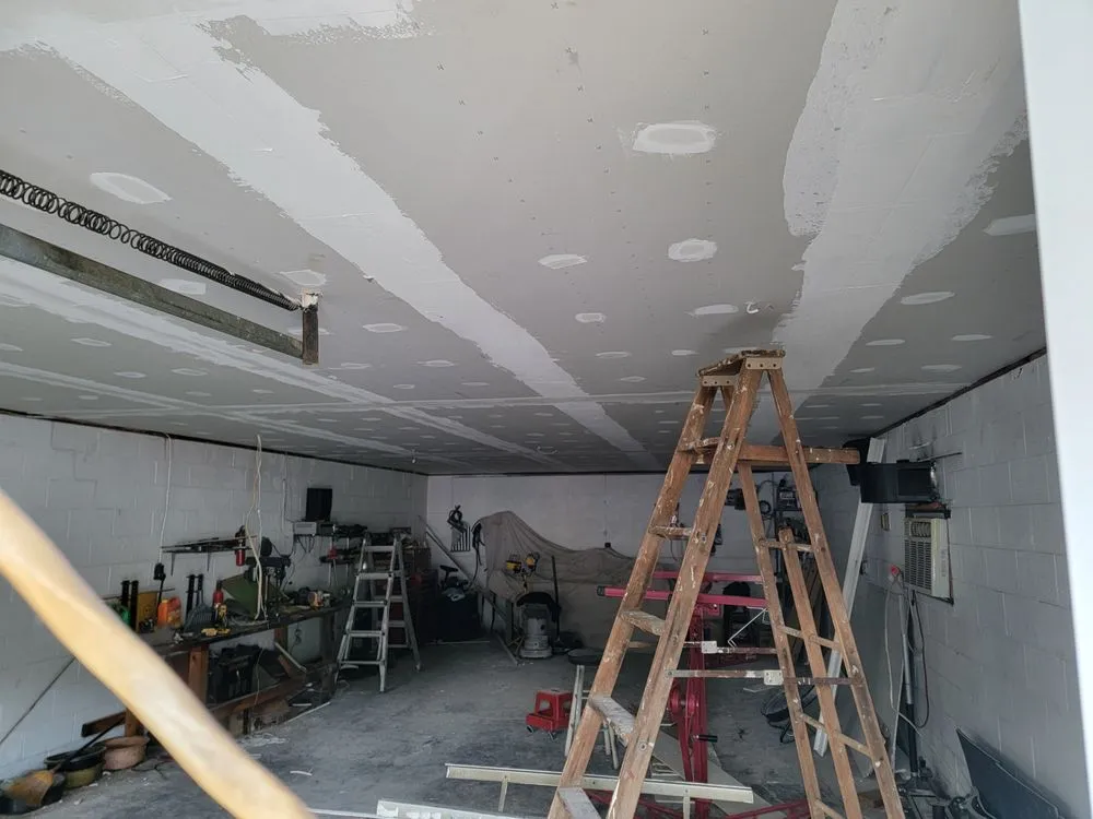 Reliable roof leak repair in Sutherlin, VA - Smiths Restoration