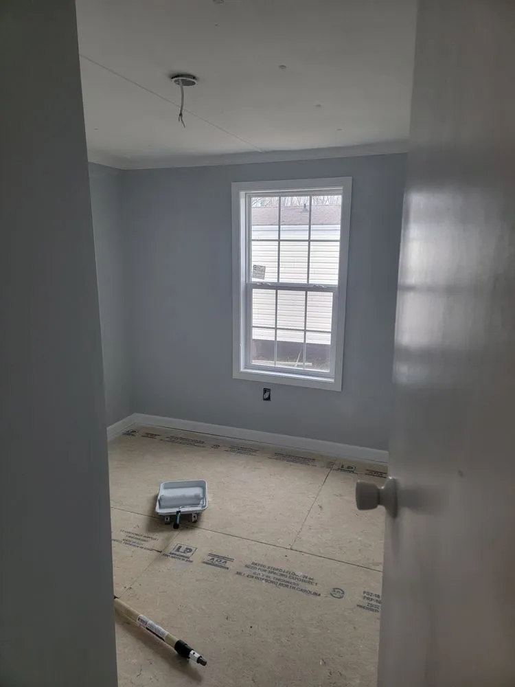 Emergency roof replacement for residential properties in Sutherlin, VA by Smiths Restoration