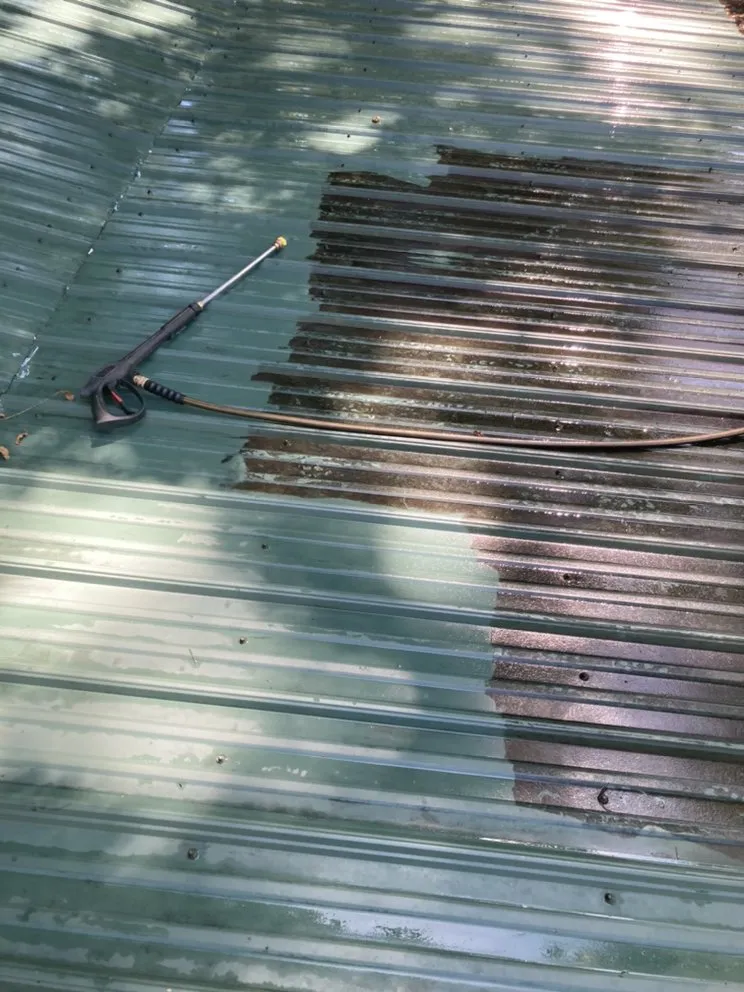 Expert roof repair experts serving Brushy Fork, WV - Snider’s Pressure Washing and Deck Restoration