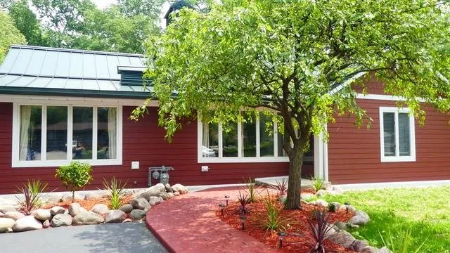 Slide of Soja Construction