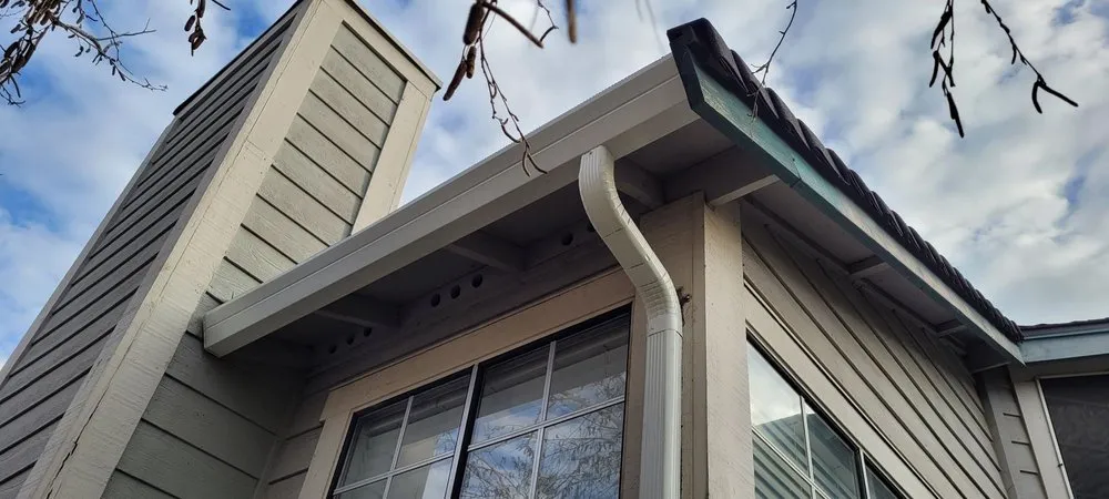 Slide of Solano Seamless