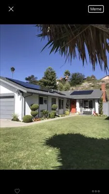 Solar Grapevine Logo