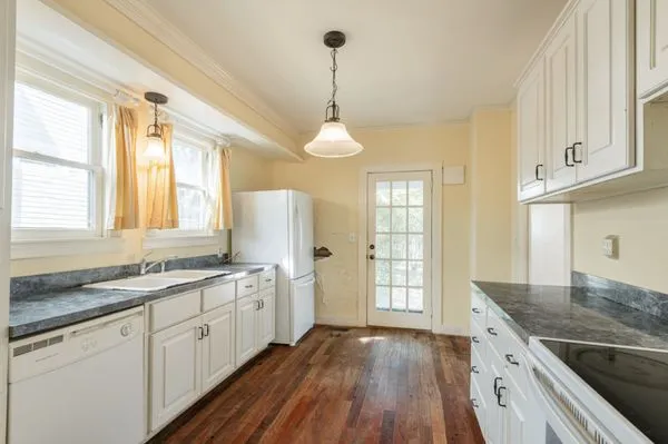 SOLID Renovations Logo