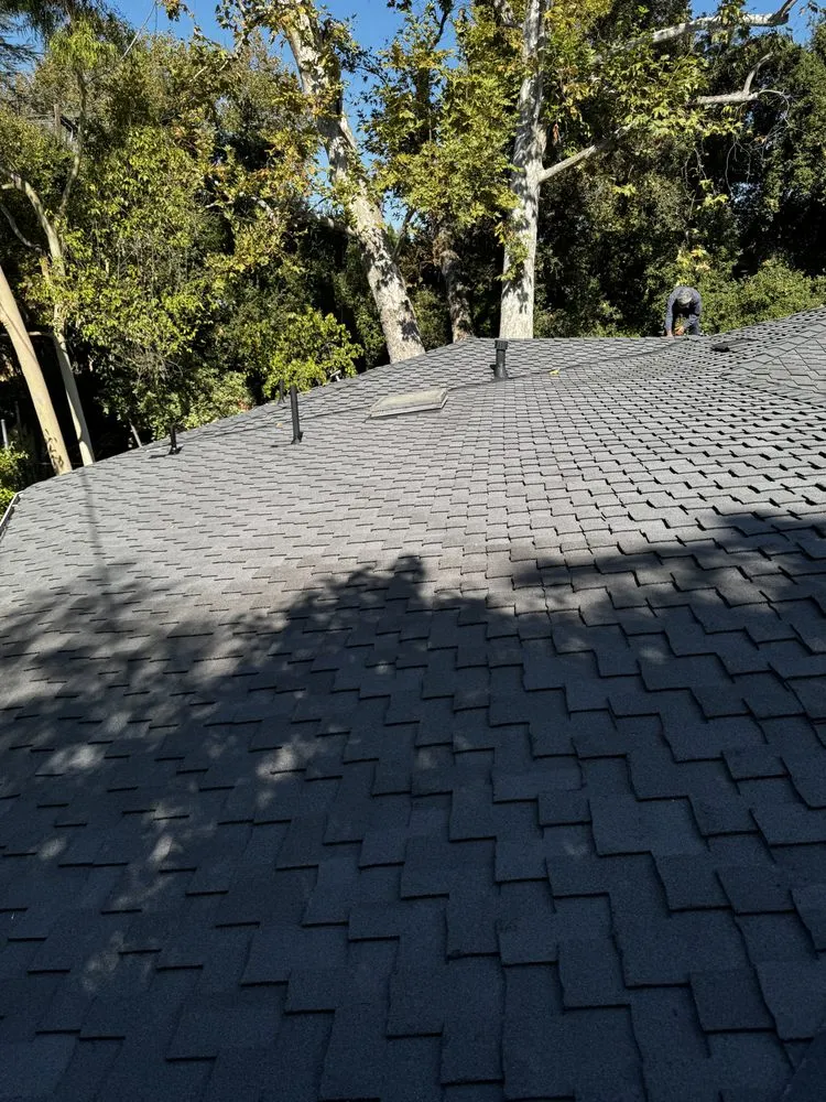 Licensed roof repair in Sylmar, CA by Solid State Roofing